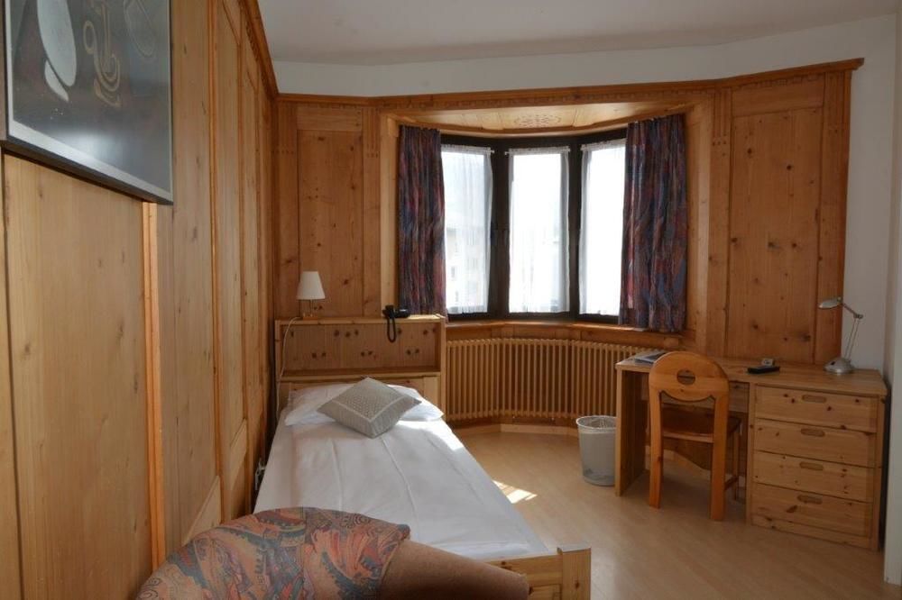 Hotel Terminus Замедан Екстериор снимка